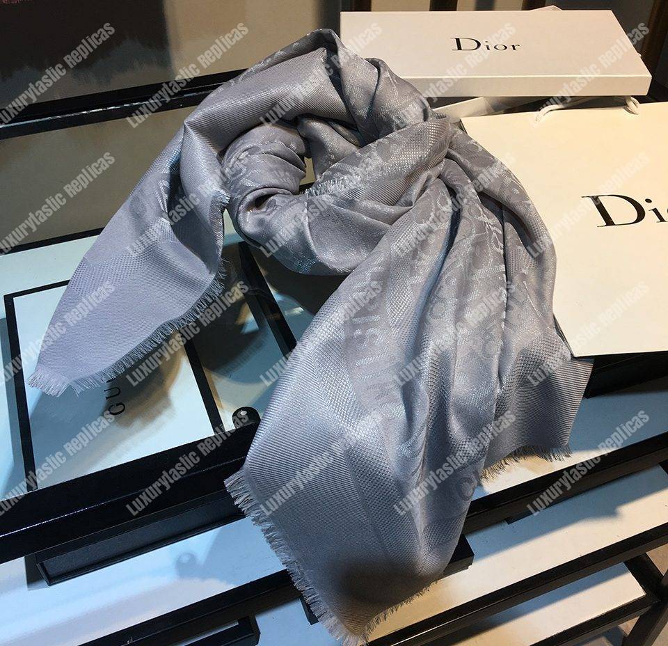 CD Oblique 140 Stole Grey