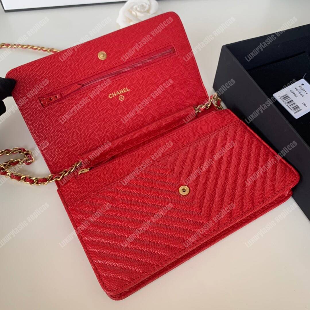 Ch*el wallet on chain red
