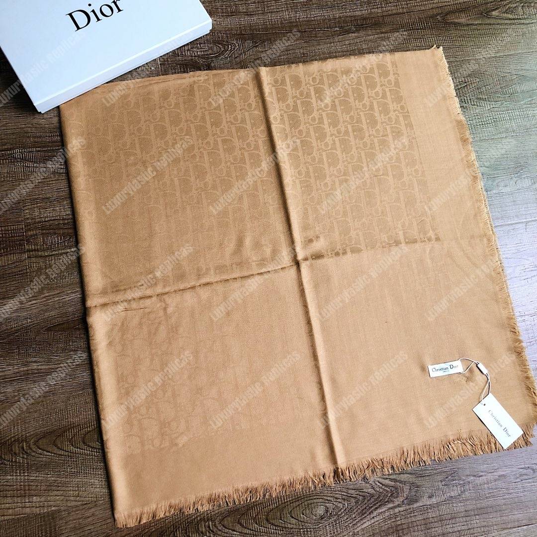 CD Beige Oblique 140 Stole