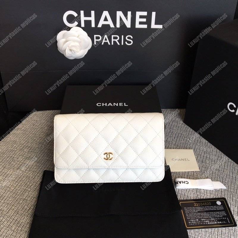 Ch*el wallet on chain – woc classic caviar gold-toned metal white