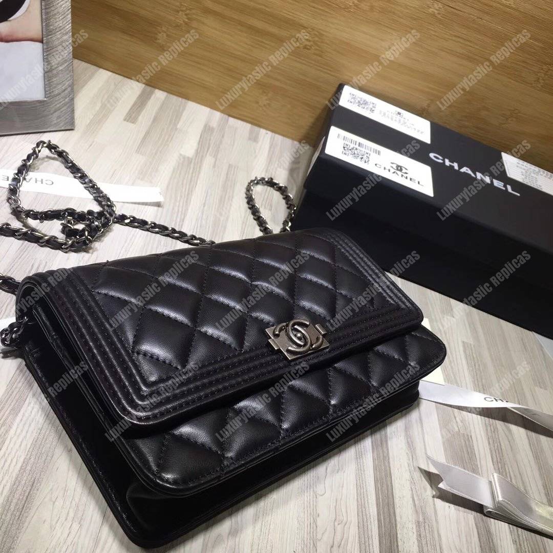 Ch*el le boy wallet on chain – woc black quilted lambskin silver-toned