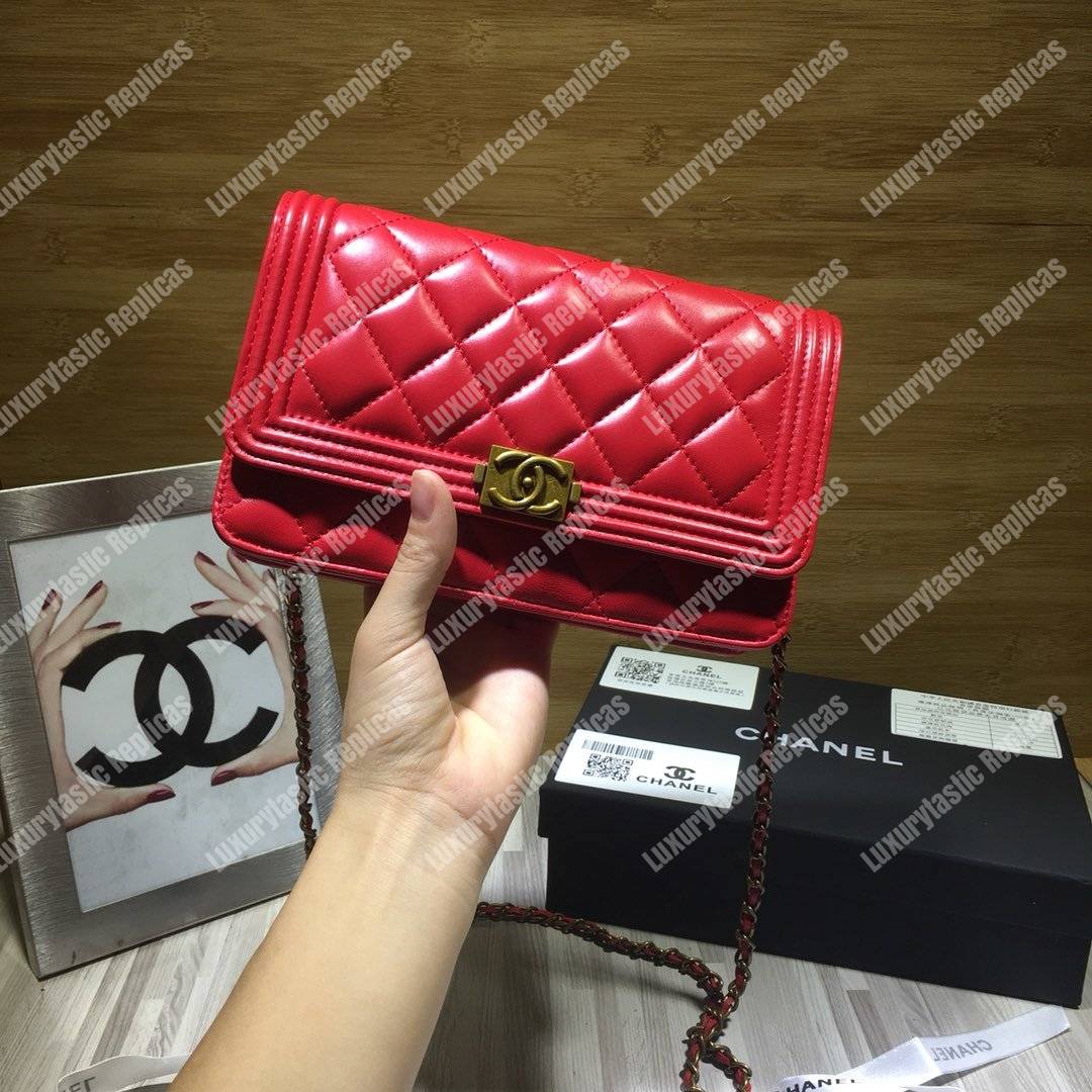 Ch*el le boy wallet on chain – woc red quilted lambskin gold-toned