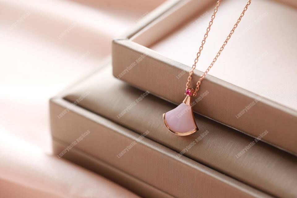 B*l*ai divas’ dream 1 diamond necklace powder pink