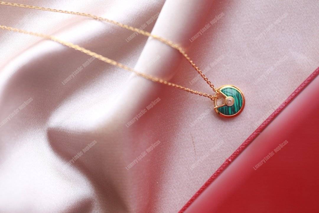 Cartier Amulette De Necklace Gold