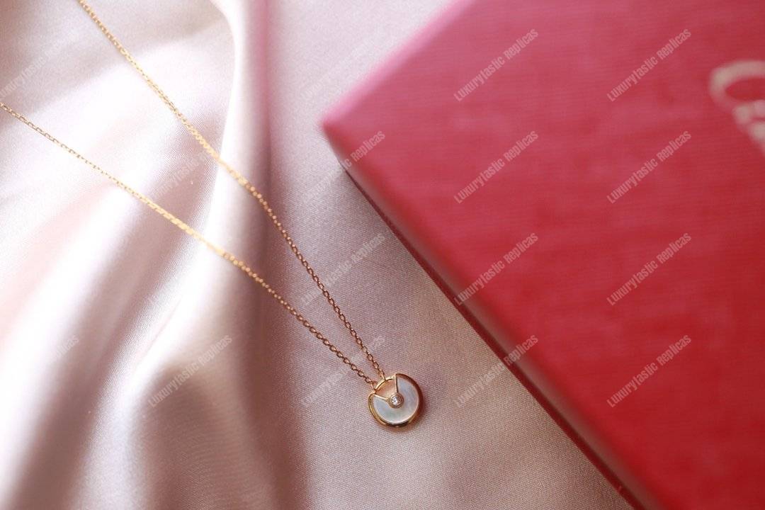 Cartier Amulette De Necklace Gold