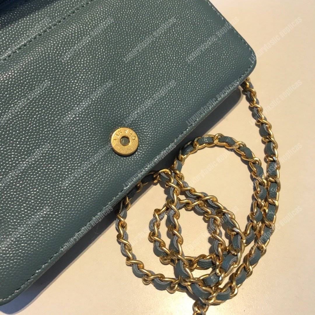 Ch*el le boy wallet on chain – woc veridian caviar gold-toned