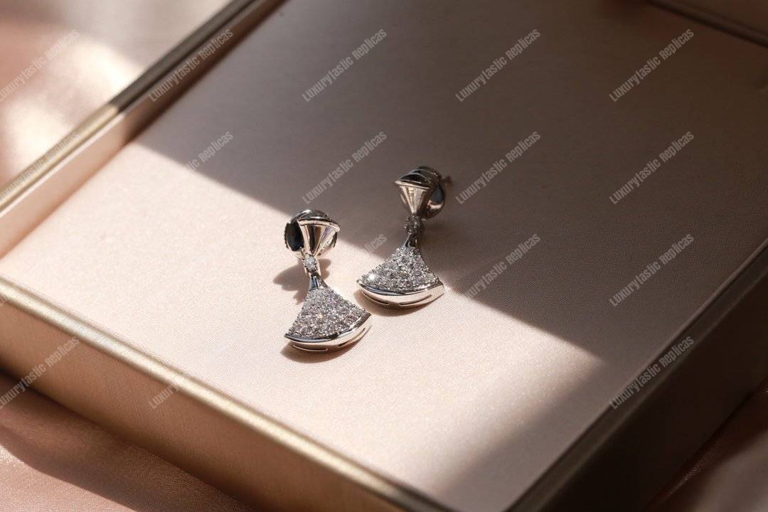 B*l*ai divas’ dream pavé diamonds earrings