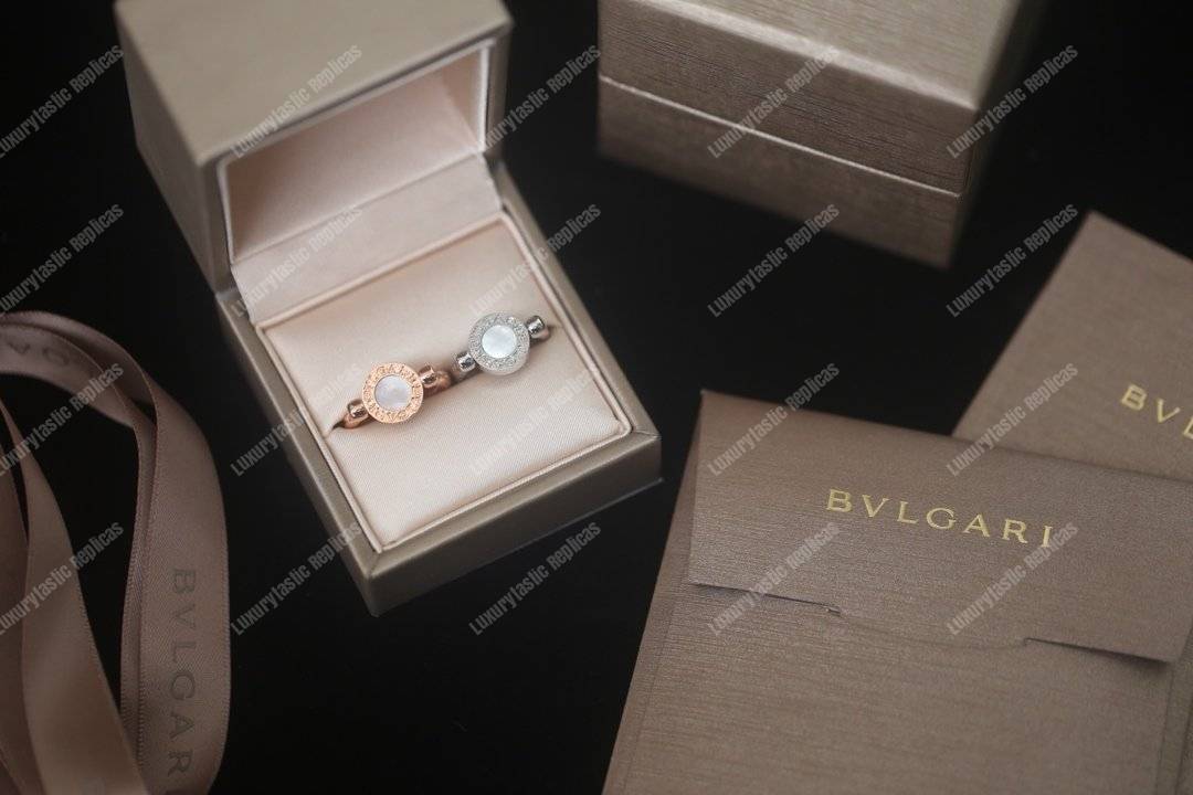 B*l*ai B*l*ai ring white