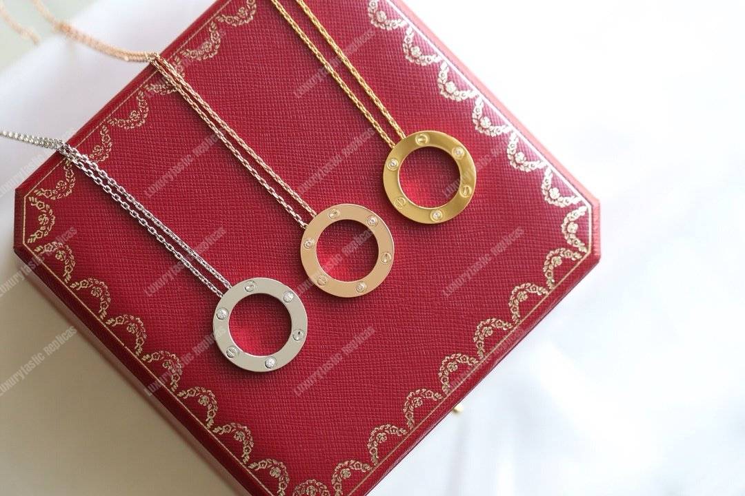 Cartier Love 3 Diamonds Necklace Replica