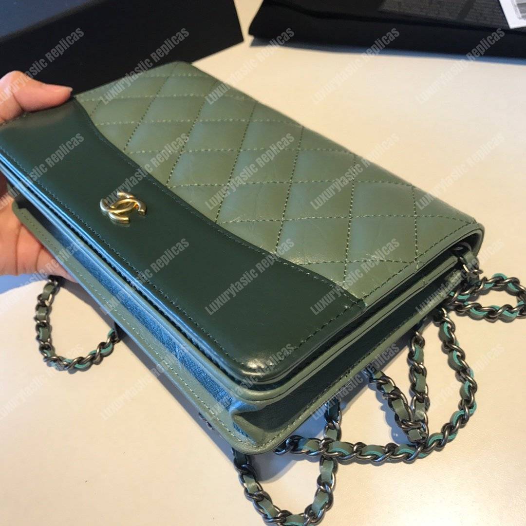 Ch*el wallet on chain – woc aged & smooth calfskin khaki green