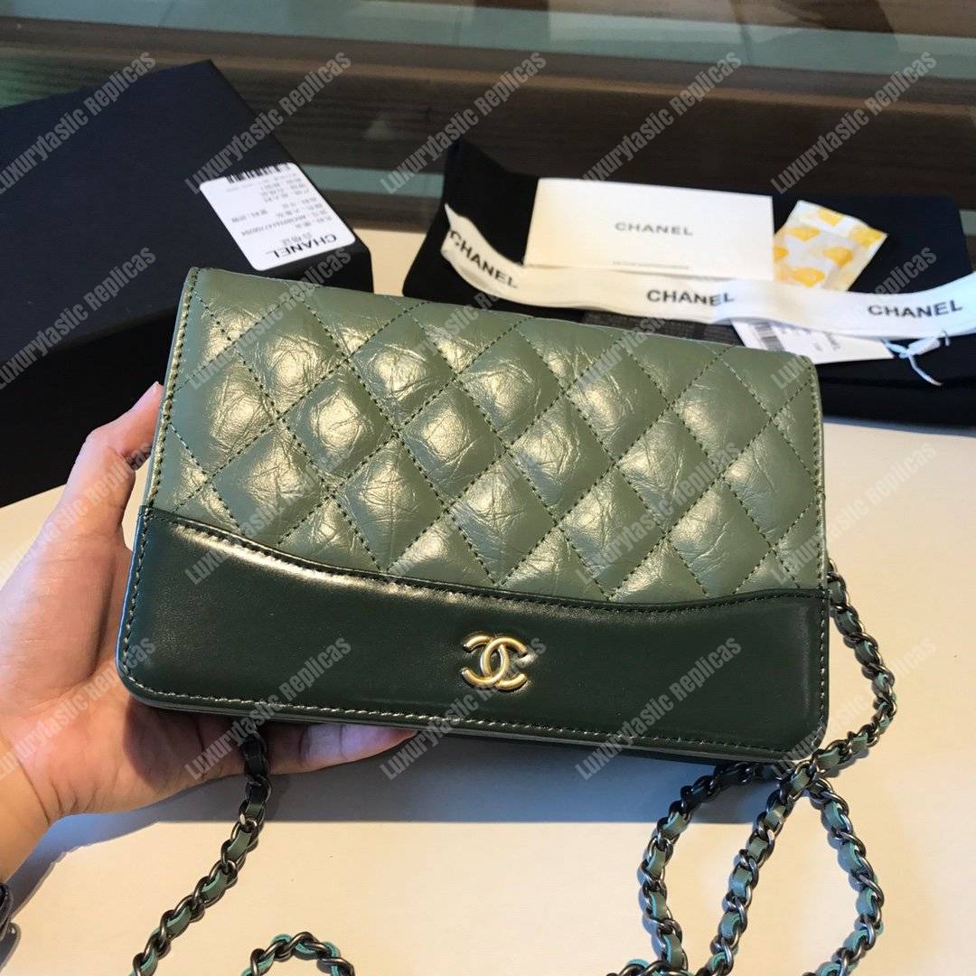 Ch*el wallet on chain – woc aged & smooth calfskin khaki green