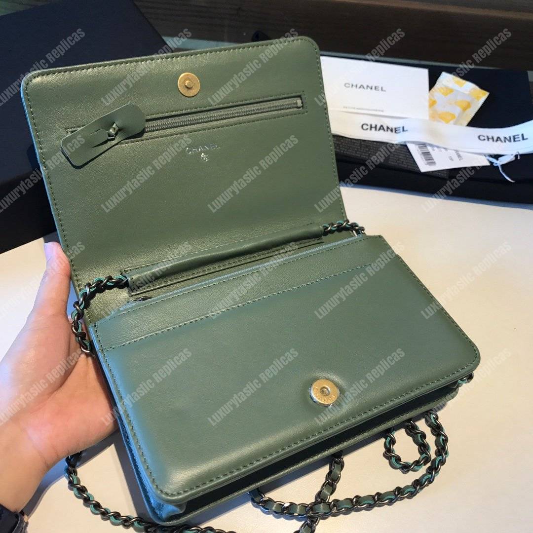 Ch*el wallet on chain – woc aged & smooth calfskin khaki green