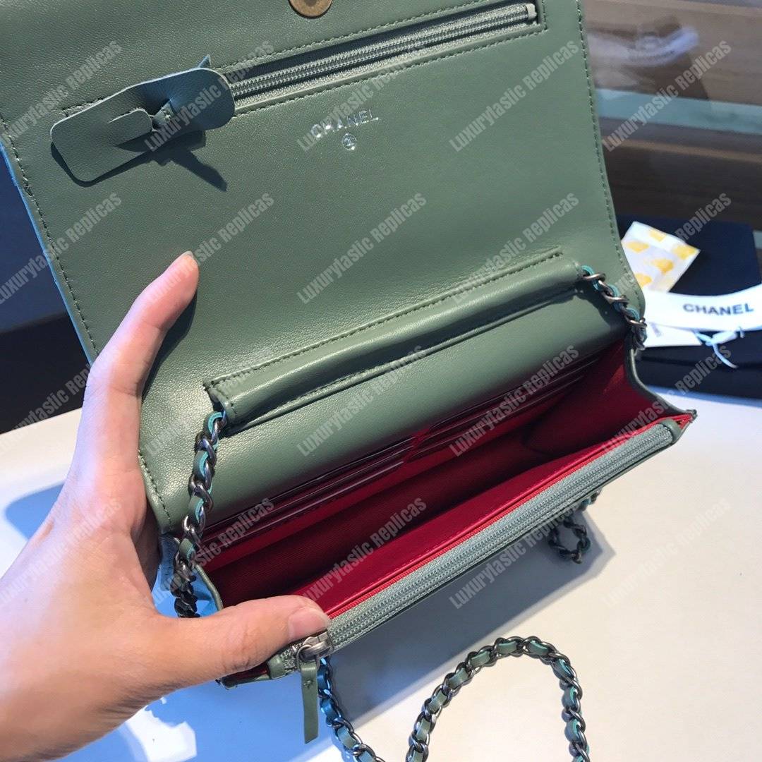 Ch*el wallet on chain – woc aged & smooth calfskin khaki green