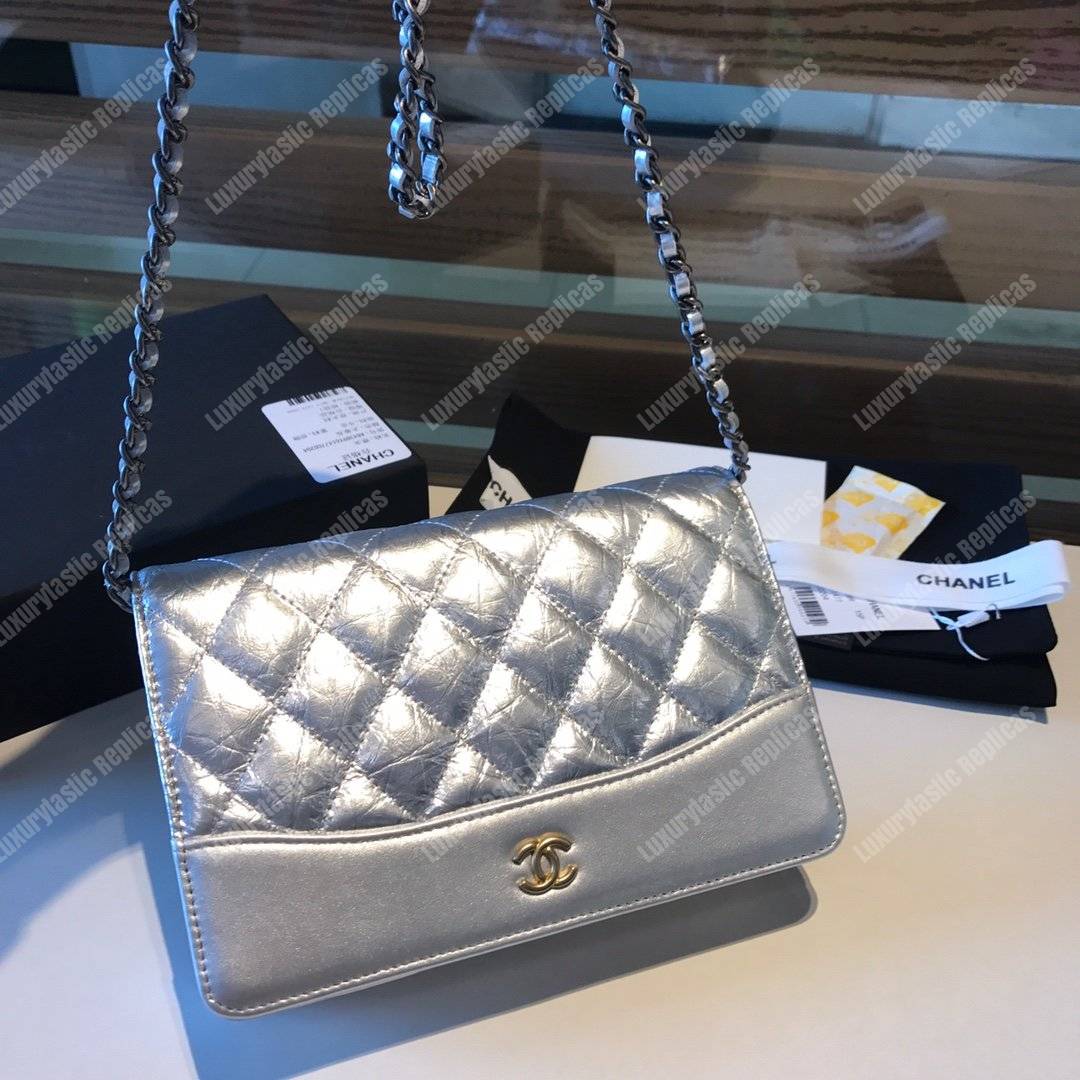Ch*el wallet on chain – woc aged & smooth calfskin metallic silver