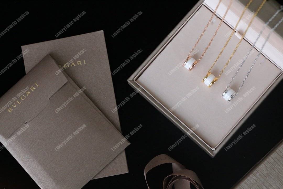 B*l*ai b.zero1 necklace with small round white ceramic pendant