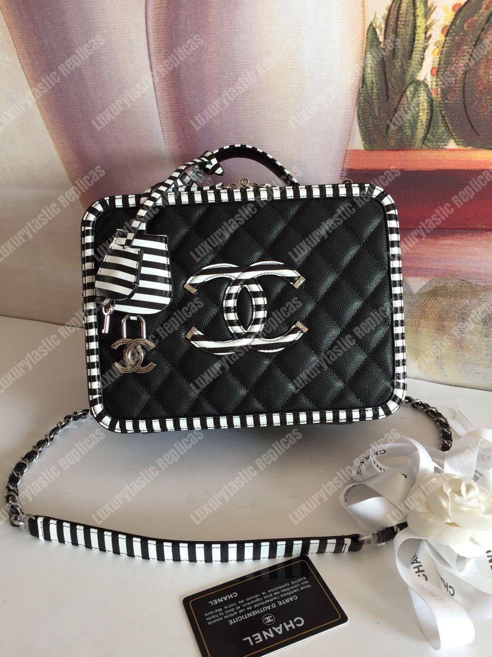 Ch*el large vanity case black