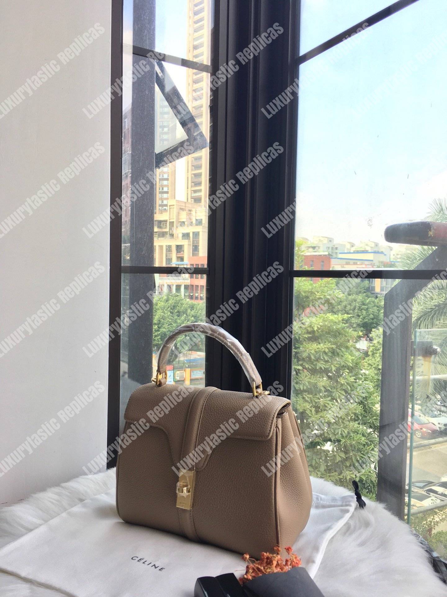 Ce**e small 16 bag in grained calfskin pebble