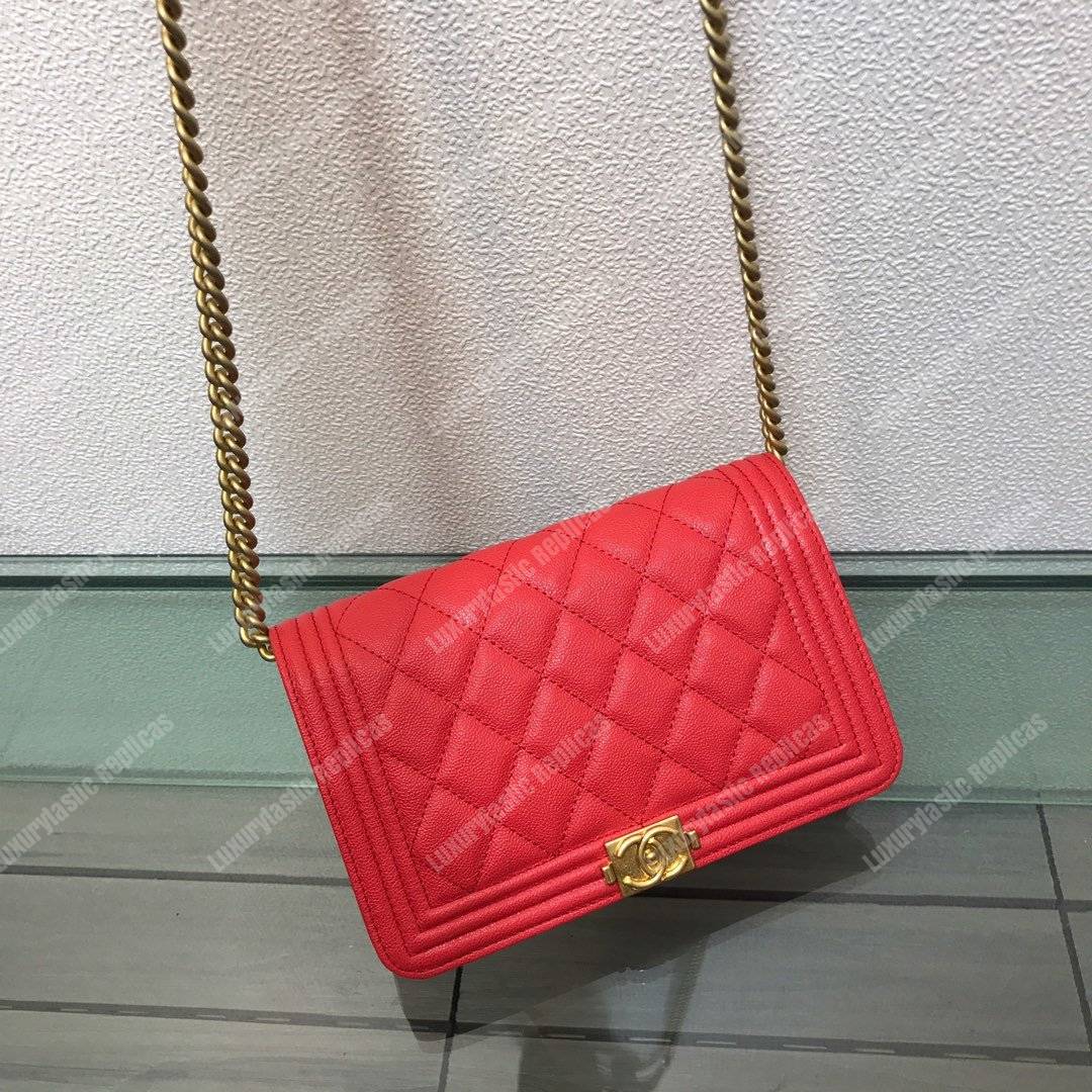 Ch*el le boy wallet on chain – woc grained calfskin gold-toned red