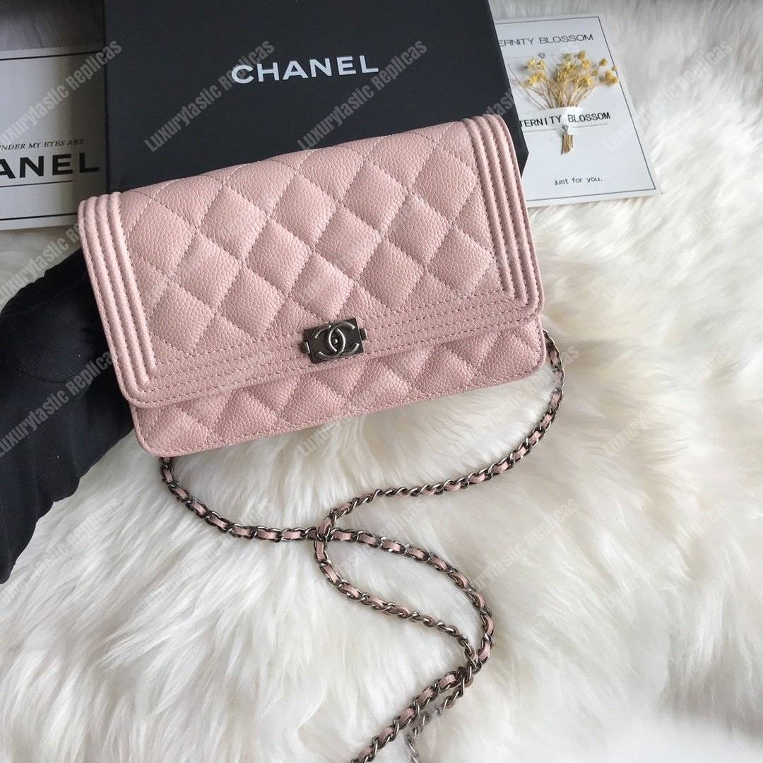 Ch*el le boy wallet on chain – woc light pink caviar silver-toned