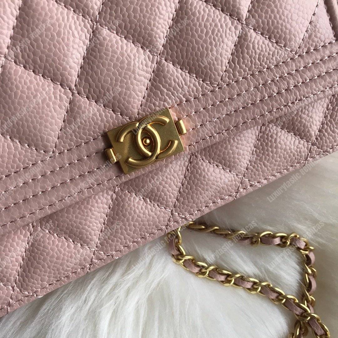 Ch*el le boy wallet on chain – woc light pink caviar gold-toned