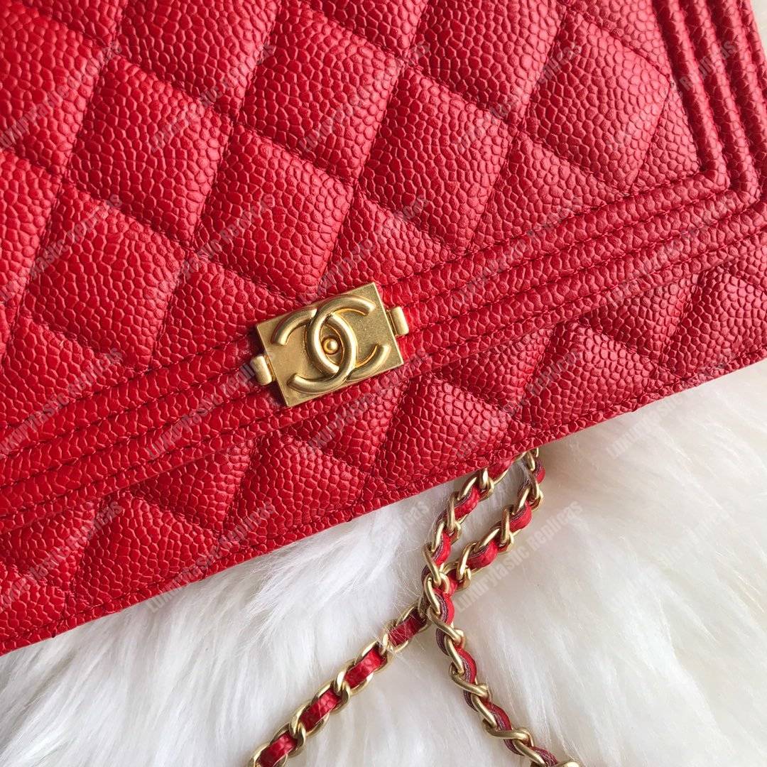 Ch*el le boy wallet on chain – woc red caviar gold-toned