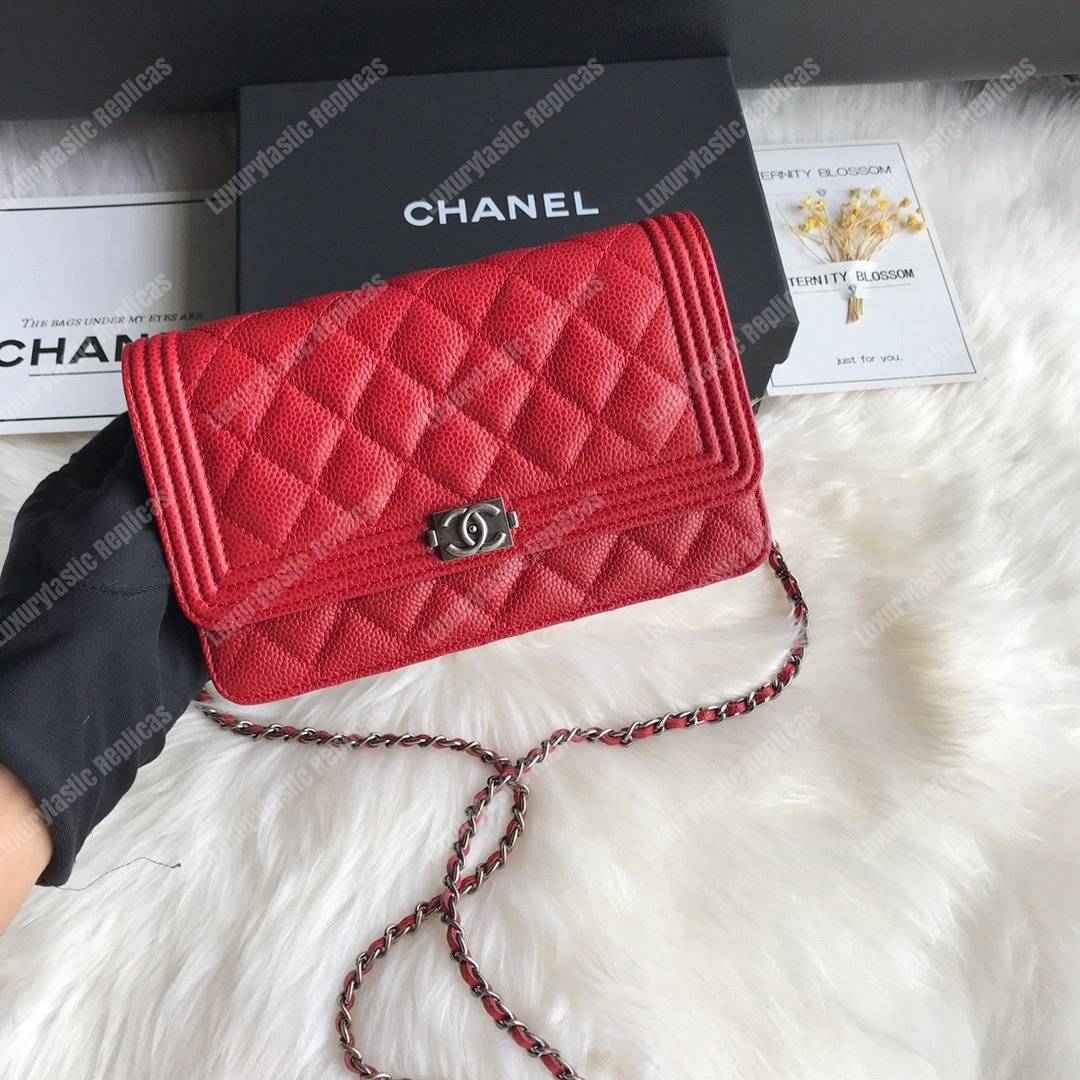 Ch*el le boy wallet on chain – woc red caviar silver-toned