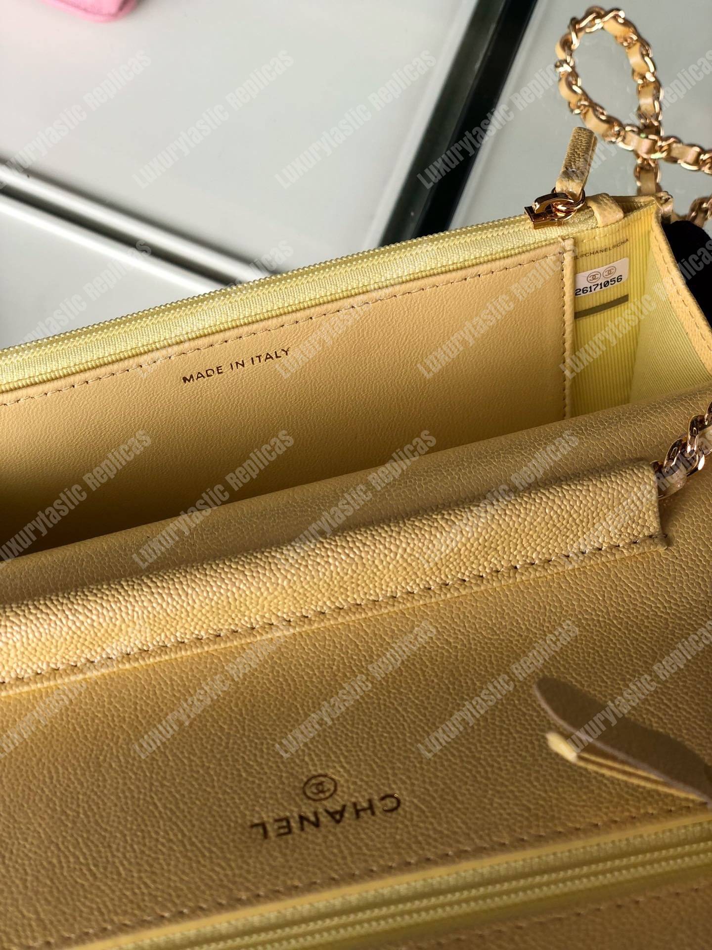 Ch*el wallet on chain – woc classic caviar gold-toned metal light yellow