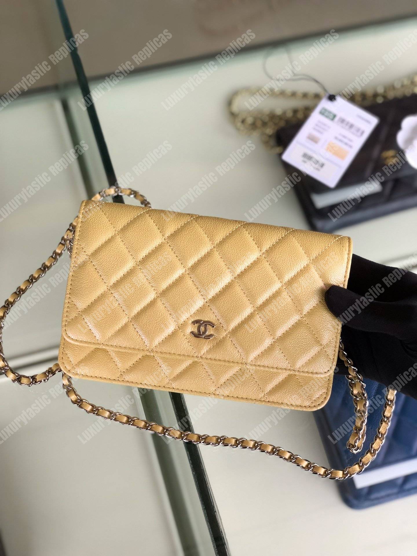 Ch*el wallet on chain – woc classic caviar silver-toned metal light yellow