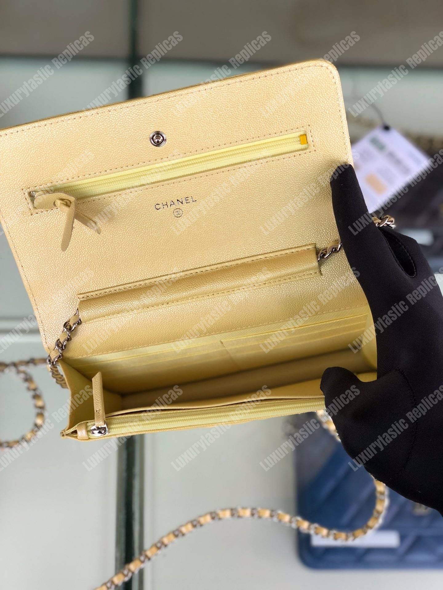 Ch*el wallet on chain – woc classic caviar silver-toned metal light yellow