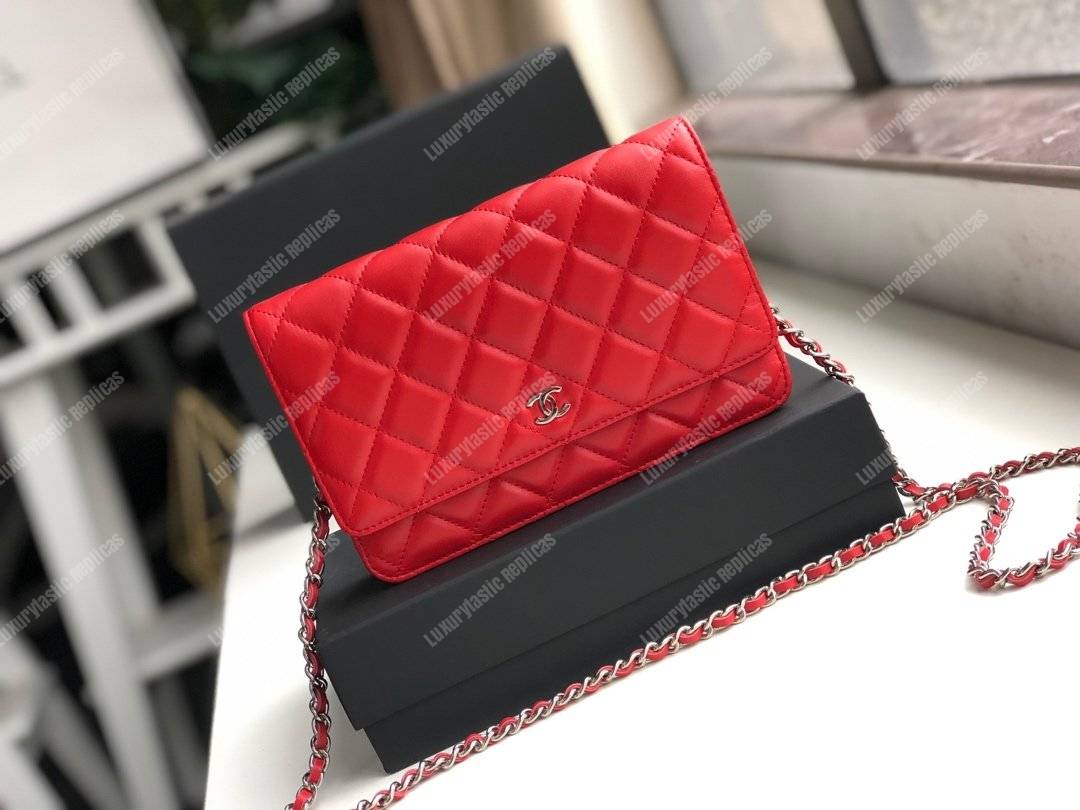 Ch*el wallet on chain – woc quilted lambskin red silver-toned