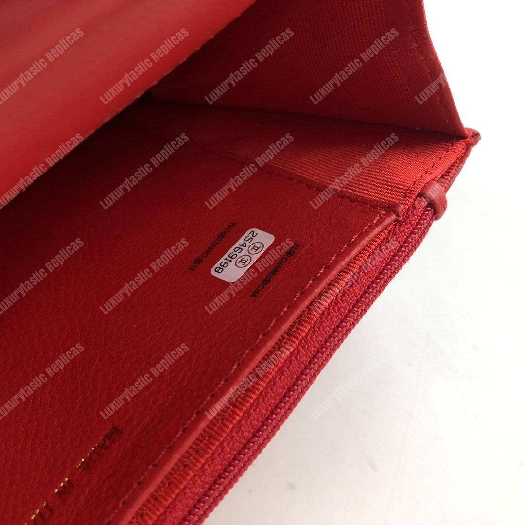 Ch*el wallet on chain – woc chevron lambskin red gold-toned