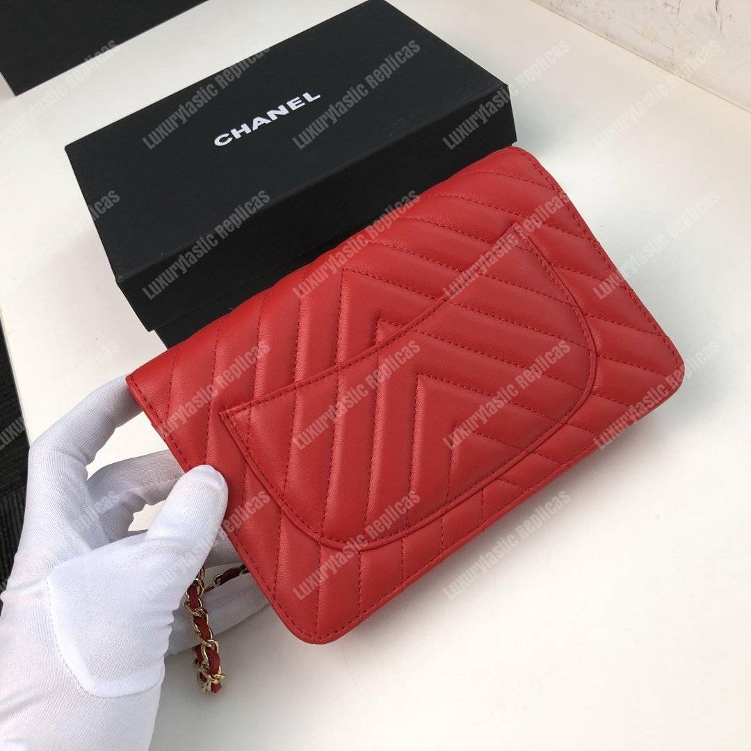 Ch*el wallet on chain – woc chevron lambskin red gold-toned