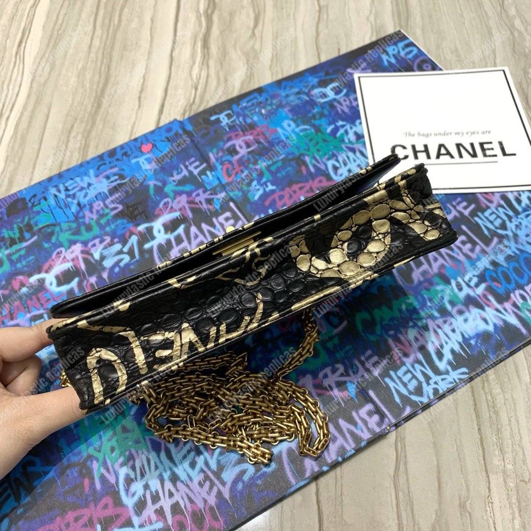Ch*el wallet on chain – woc crocodile-embossed print gold-toned