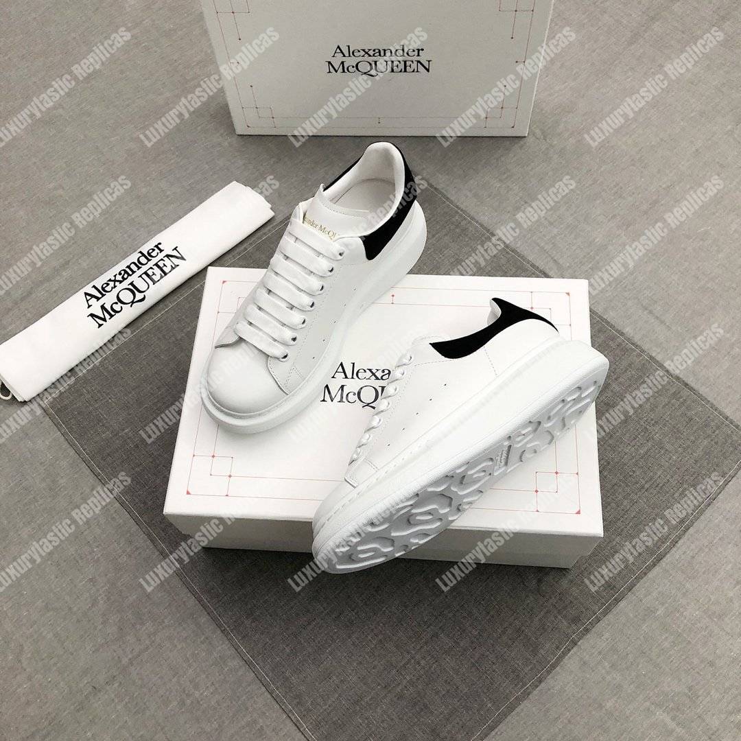 Alexander McQueen Oversized Sneaker Ivory/Black
