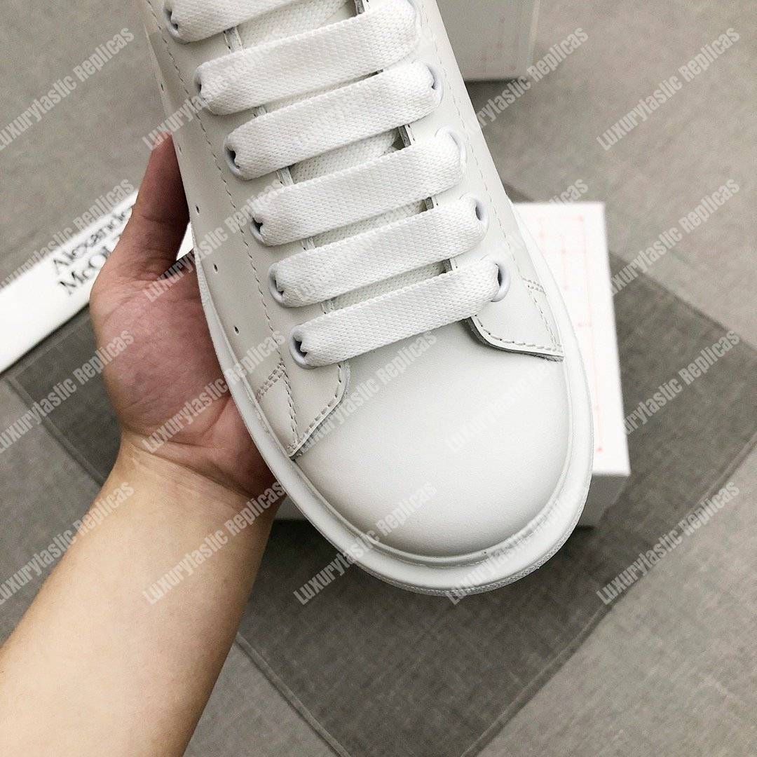 Alexander McQueen Oversized Sneaker Ivory/Black