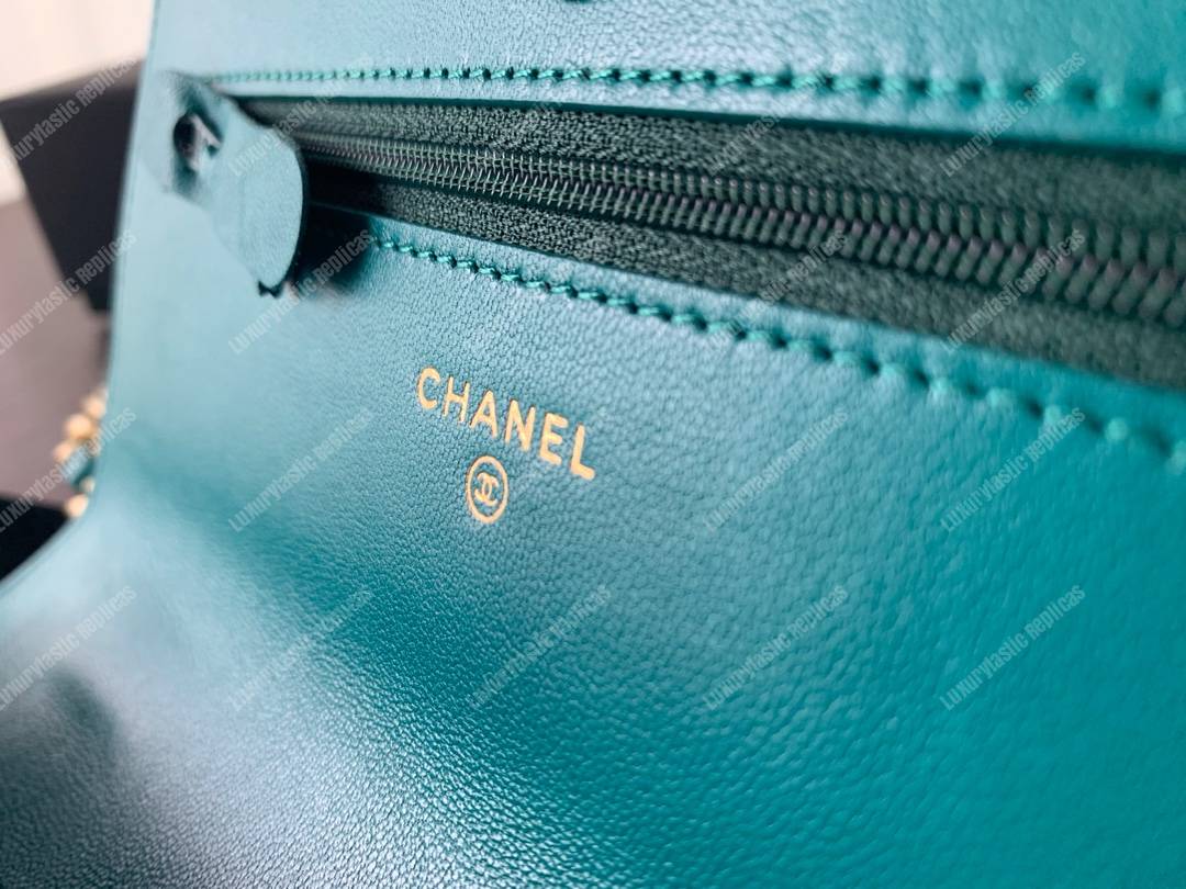 Ch*el 19 wallet on chain blue