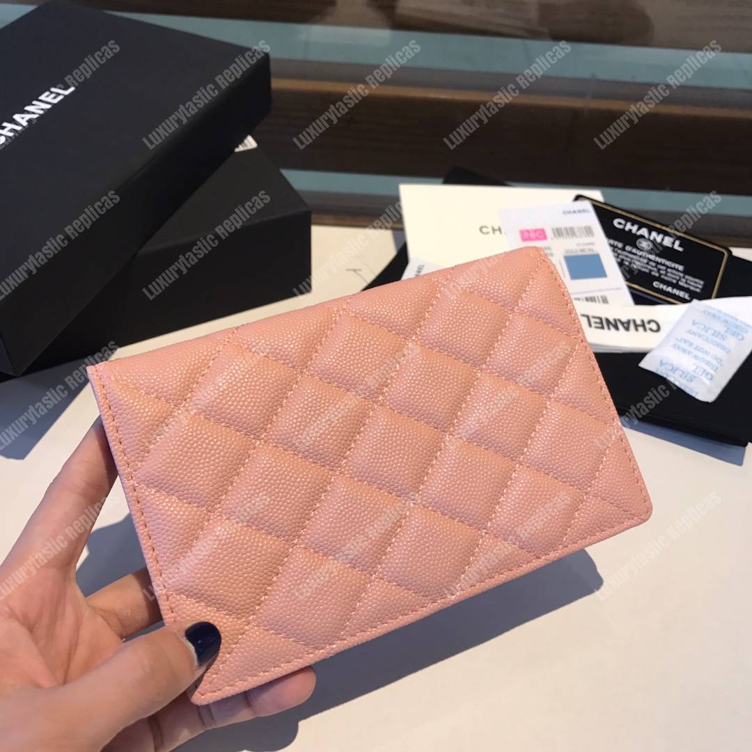 Classic Passport Holder Caviar Leather Pink