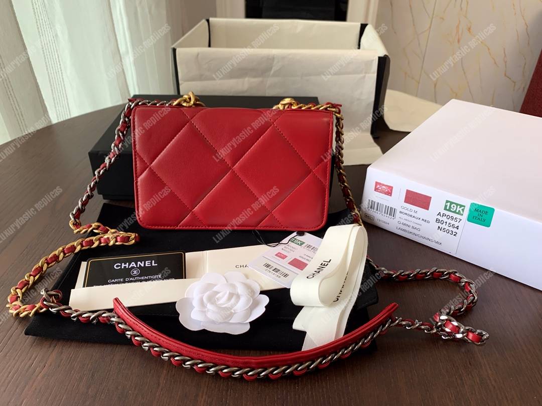 Ch*el 19 wallet on chain red