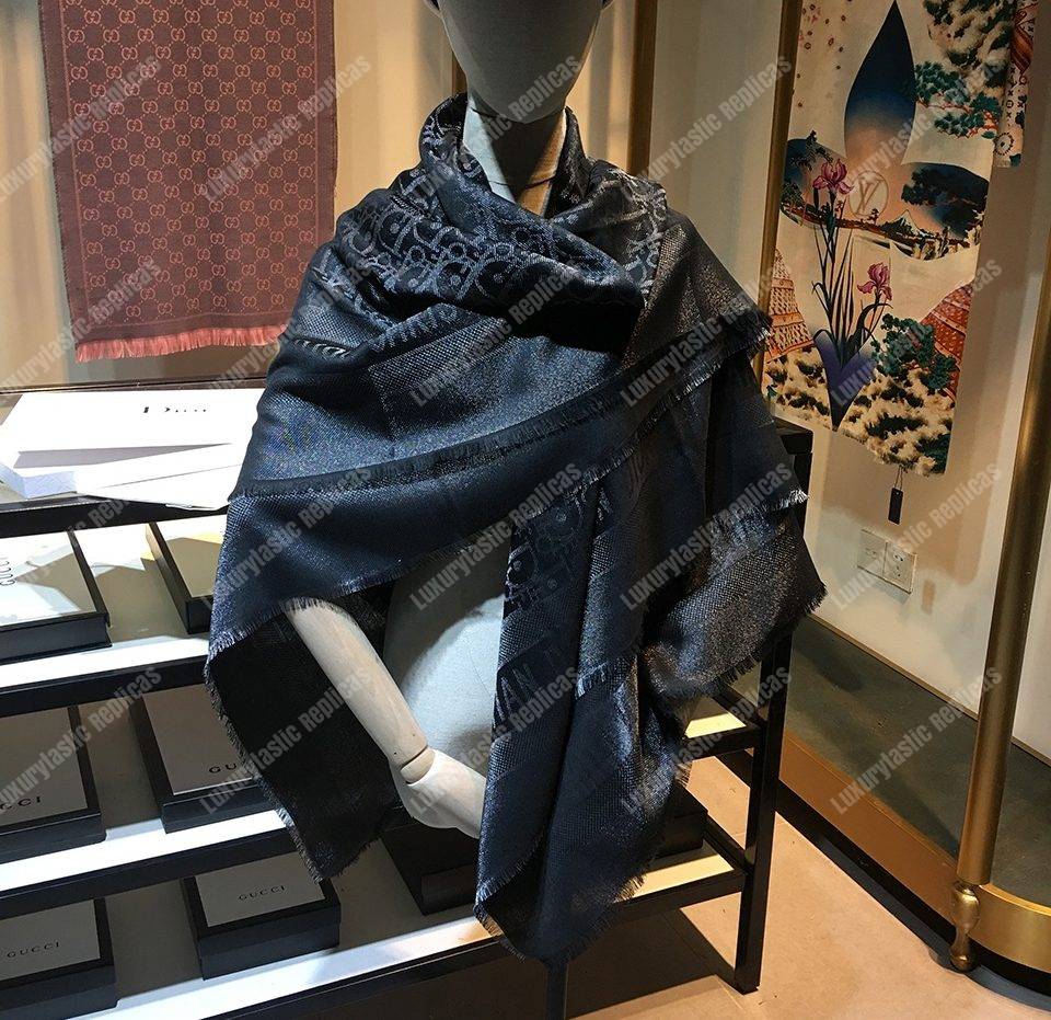 CD Oblique 140 Stole Black