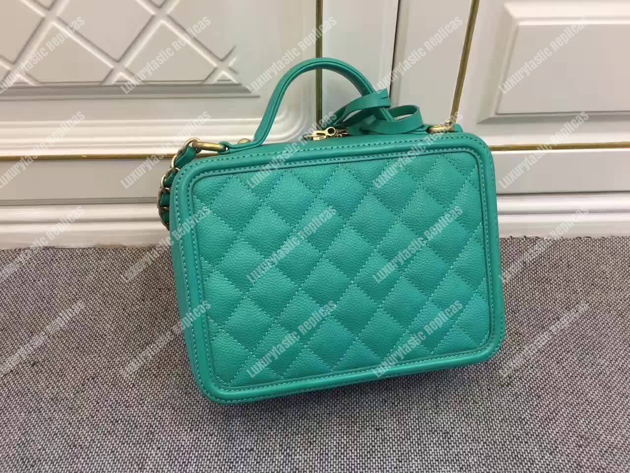 Ch*el medium vanity case green