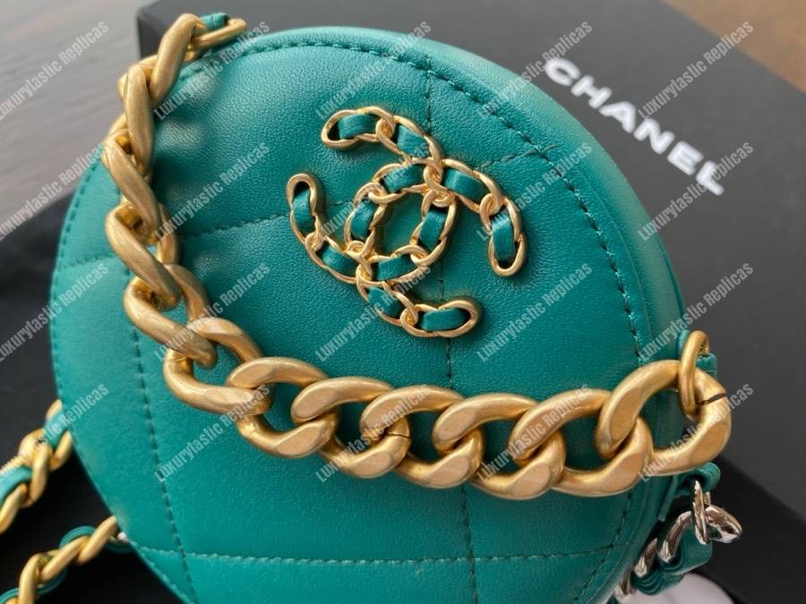 Ch*el 19 clutch with chain turquoise