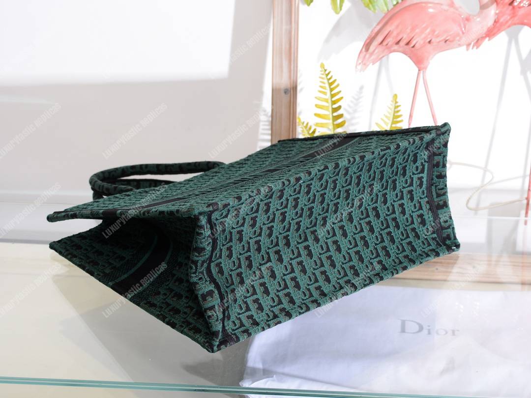 D*or book tote bag in embroidered canvas green black D*or oblique