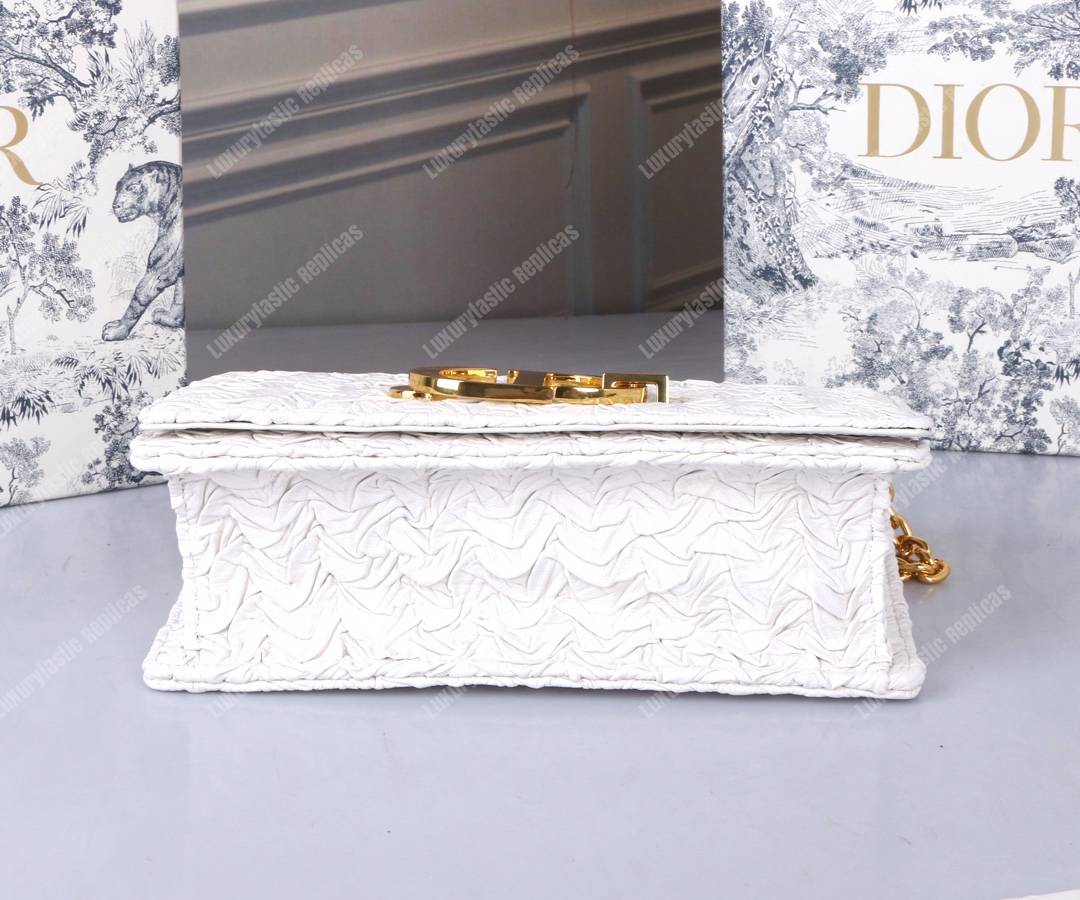 D*or wavy-effect 30 montaigne bag with chain white