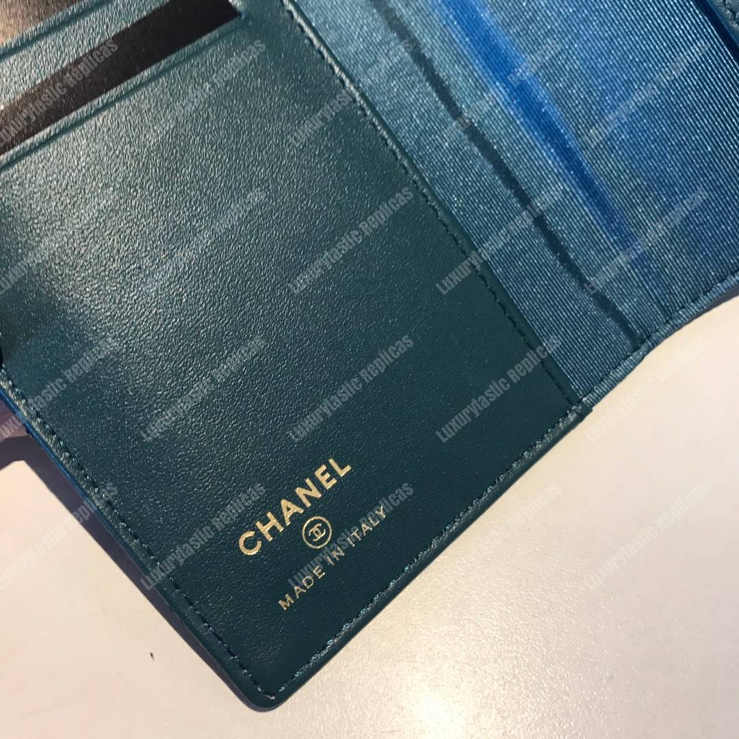Classic Passport Holder Caviar Leather Turquoise