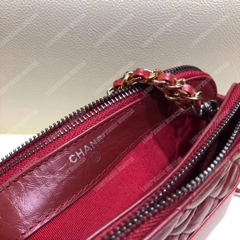 Ch*el clutch with chain red