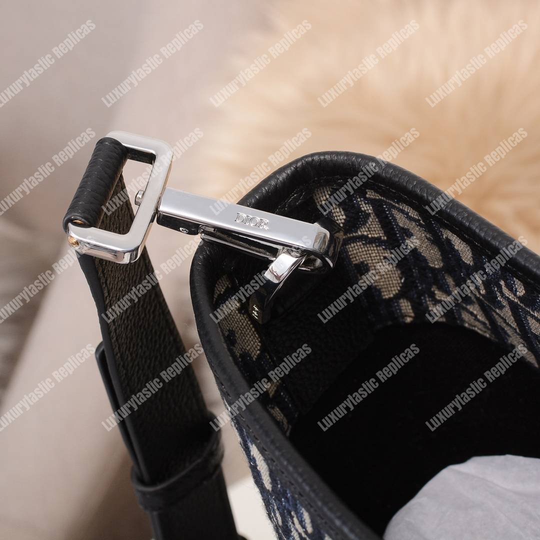 D*or oblique tote