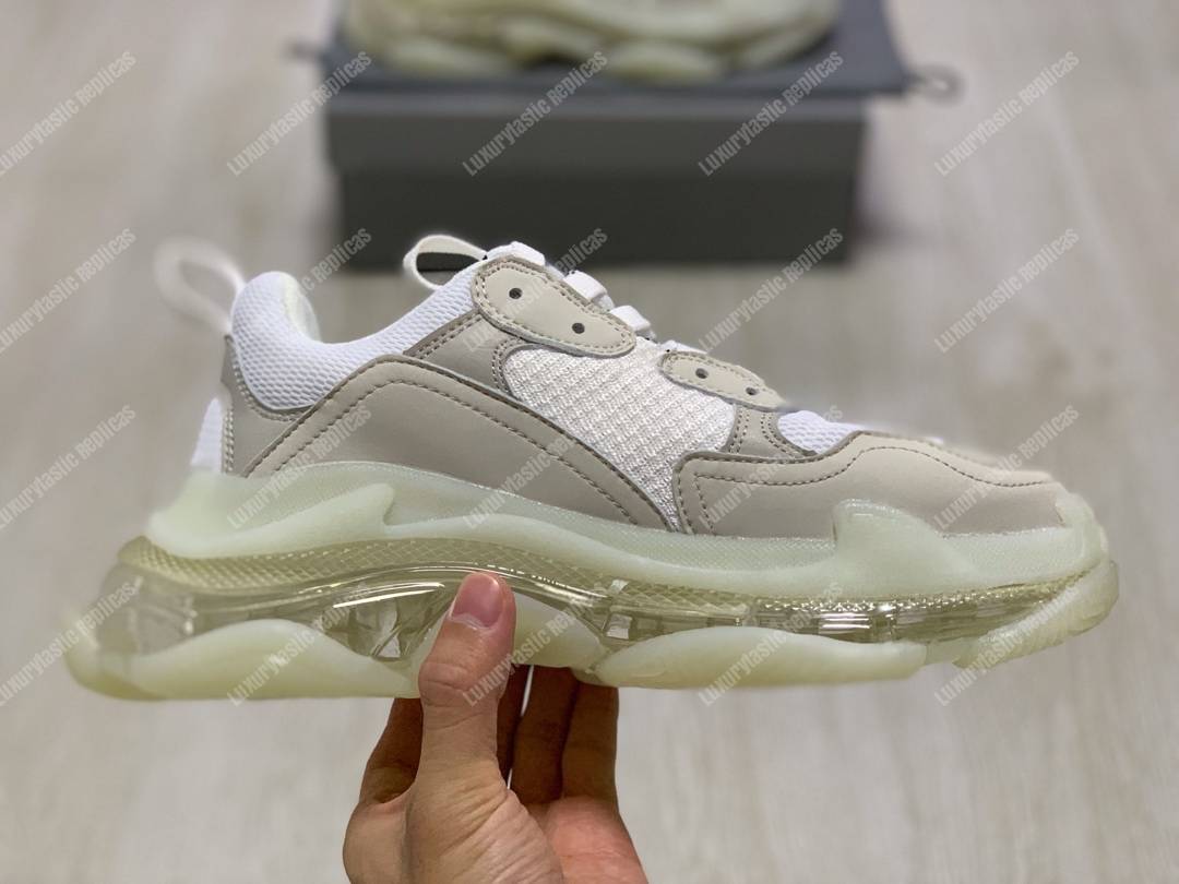 Ba*len*cia*ga triple s clear sole white