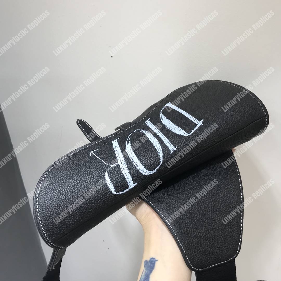 D*or black grained calfskin saddle messenger bag