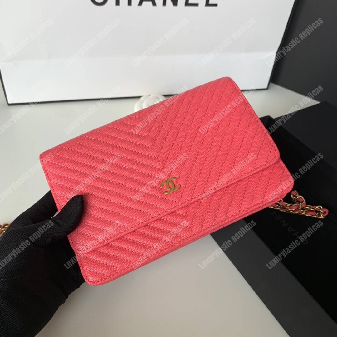 Ch*el wallet on chain pink