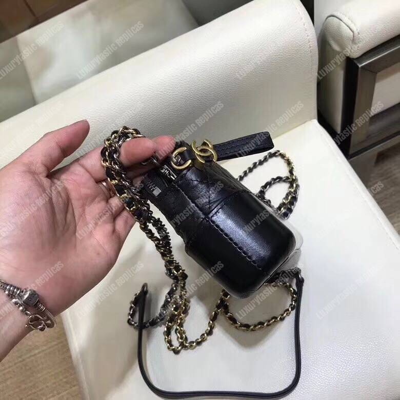 Ch*el clutch with chain black
